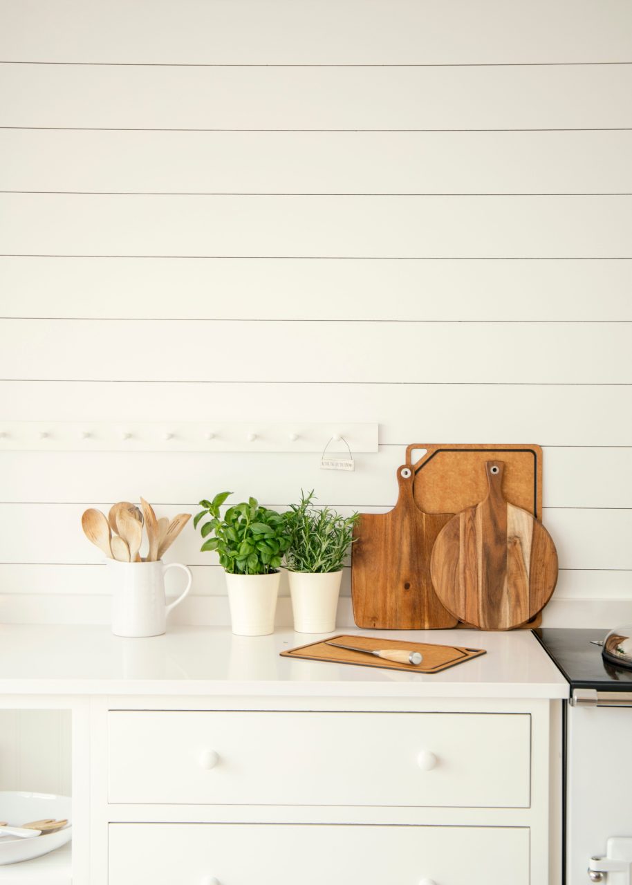 Countertop Indoor Gardens Compared: Which Smart Garden Fits Your Kitchen?